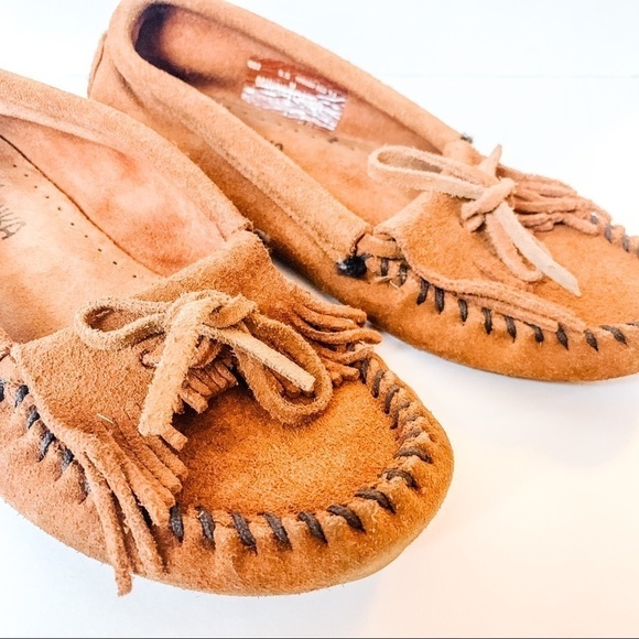 MINNETONKA Suede Fringe Slip On Moccasins SZ 5.5 - Picture 3 of 9
